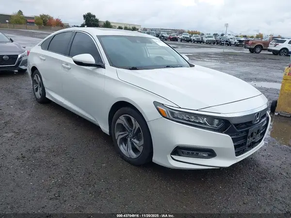 1HGCV2F50JA028682 2018 HONDA ACCORD - Image 1