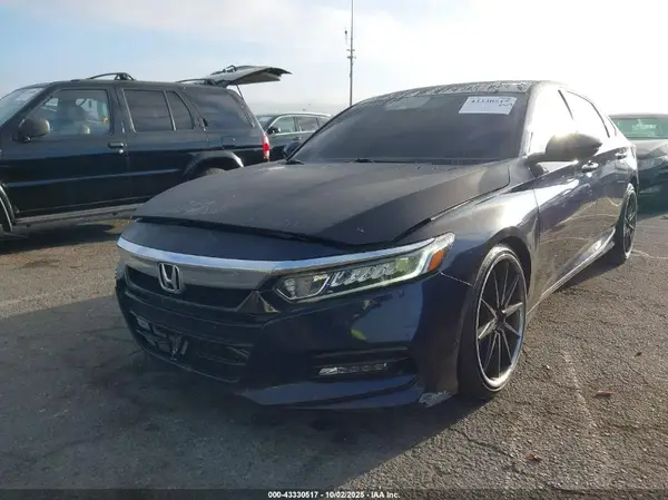 1HGCV2F51JA000356 2018 HONDA ACCORD - Image 2