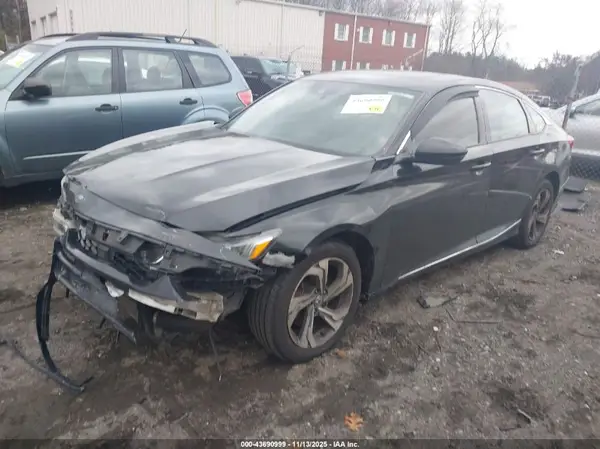 1HGCV2F51JA003631 2018 HONDA ACCORD - Image 2