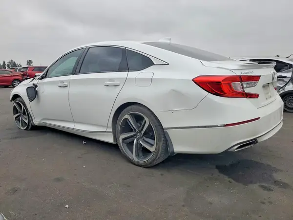 1HGCV2F51JA010482 2018 HONDA ACCORD - Image 2
