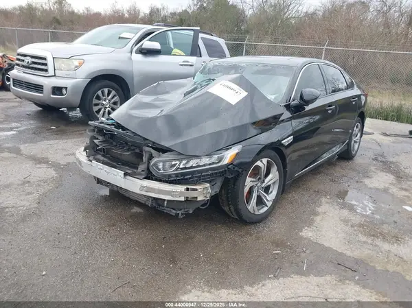 1HGCV2F51JA020588 2018 HONDA ACCORD - Image 2