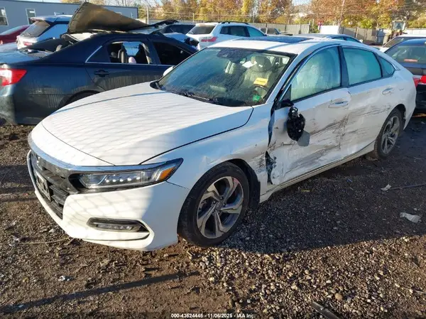 1HGCV2F51JA022647 2018 HONDA ACCORD - Image 2