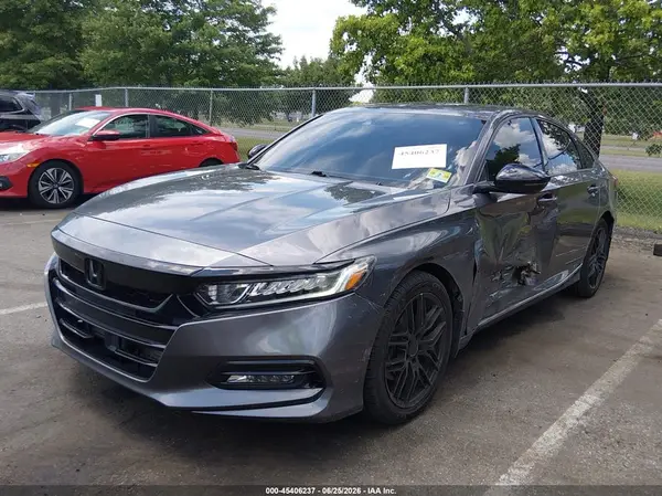 1HGCV2F53JA003467 2018 HONDA ACCORD - Image 2