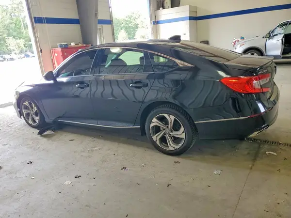 1HGCV2F53JA020558 2018 HONDA ACCORD - Image 2