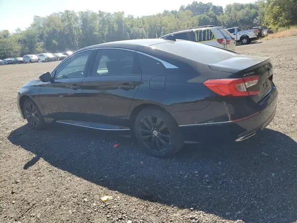 1HGCV2F53JA033066 2018 HONDA ACCORD - Image 2