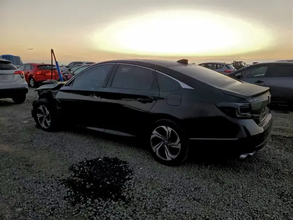 1HGCV2F53JA034802 2018 HONDA ACCORD - Image 2