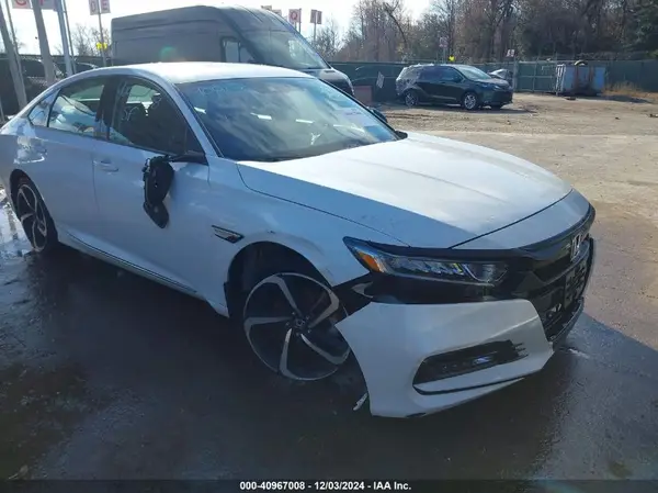 1HGCV2F53JA037778 2018 HONDA ACCORD - Image 1