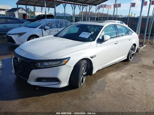 1HGCV2F53JA037778 2018 HONDA ACCORD - Image 2