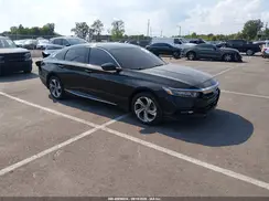 1HGCV2F53JA039983 2018 HONDA ACCORD