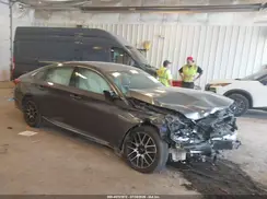 1HGCV2F54JA031147 2018 HONDA ACCORD