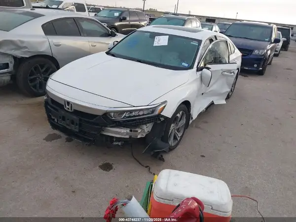 1HGCV2F56JA010526 2018 HONDA ACCORD - Image 2
