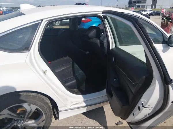 1HGCV2F57JA017825 2018 HONDA ACCORD - Image 8