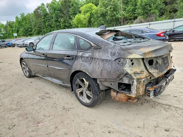 1HGCV2F57JA025164 2018 HONDA ACCORD - Image 2