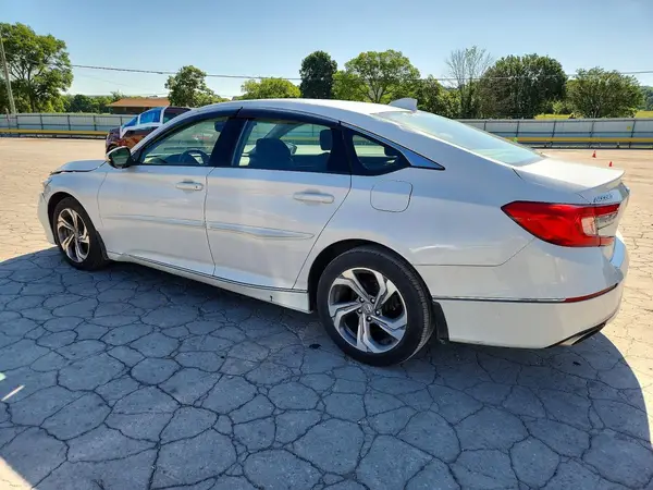 1HGCV2F58JA006834 2018 HONDA ACCORD - Image 2