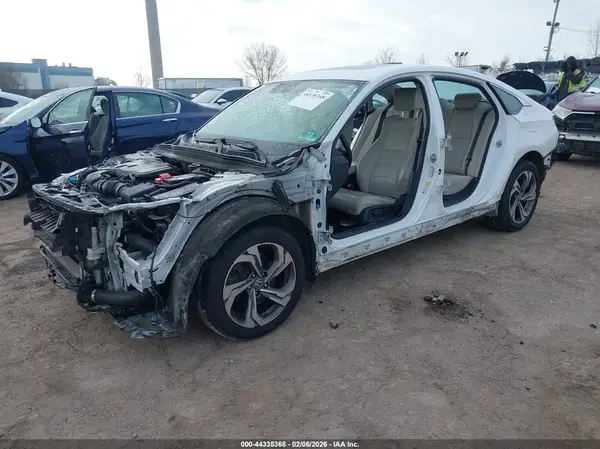 1HGCV2F58JA007885 2018 HONDA ACCORD - Image 2