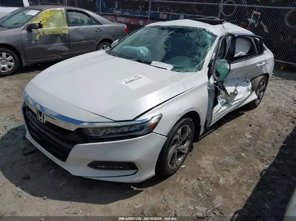 1HGCV2F58JA009037 2018 HONDA ACCORD - Image 2