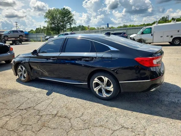 1HGCV2F59JA027286 2018 HONDA ACCORD - Image 2