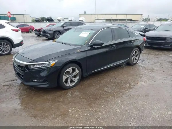 1HGCV2F63JA024392 2018 HONDA ACCORD - Image 2