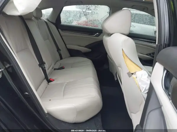 1HGCV2F63JA024392 2018 HONDA ACCORD - Image 8