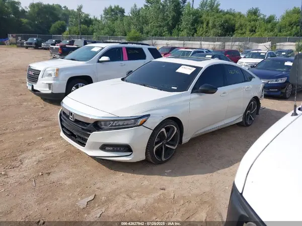 1HGCV2F63JA037952 2018 HONDA ACCORD - Image 2