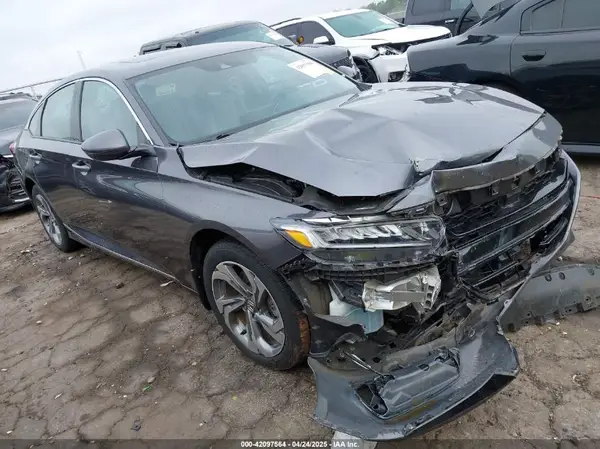 1HGCV2F63JA040110 2018 HONDA ACCORD - Image 1