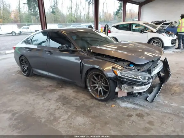 1HGCV2F65JA013975 2018 HONDA ACCORD - Image 1