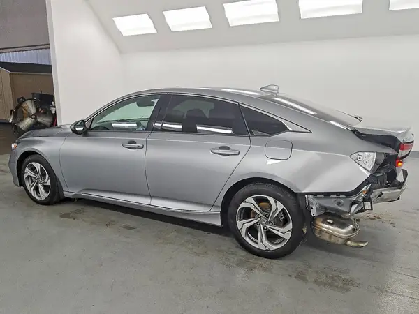 1HGCV2F65JA039363 2018 HONDA ACCORD - Image 2