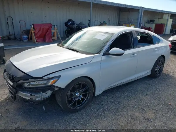 1HGCV2F66JA038061 2018 HONDA ACCORD - Image 2