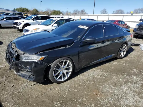1HGCV2F67JA037694 2018 HONDA ACCORD - Image 1