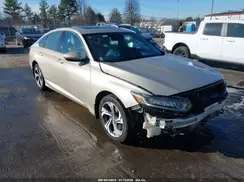 1HGCV2F68JA040121 2018 HONDA ACCORD