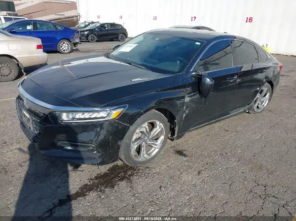 1HGCV2F69JA020881 2018 HONDA ACCORD - Image 2