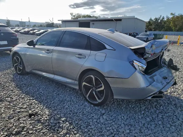 1HGCV2F69JA034666 2018 HONDA ACCORD - Image 2