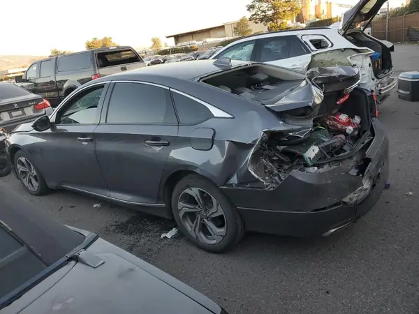 1HGCV2F69JA037129 2018 HONDA ACCORD - Image 2