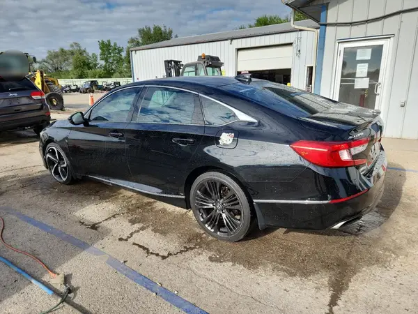 1HGCV2F6XJA007489 2018 HONDA ACCORD - Image 2