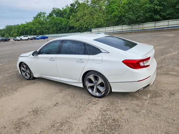 1HGCV2F90JA004773 2018 HONDA ACCORD - Image 2