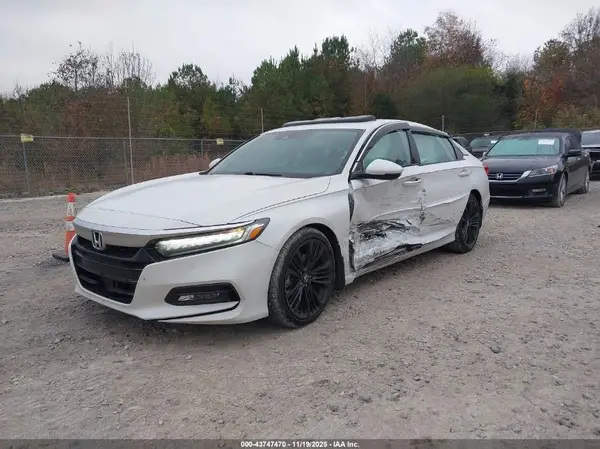 1HGCV2F90JA005082 2018 HONDA ACCORD - Image 2