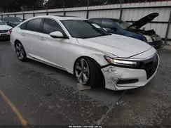 1HGCV2F90JA006720 2018 HONDA ACCORD
