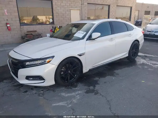 1HGCV2F90JA024201 2018 HONDA ACCORD - Image 2