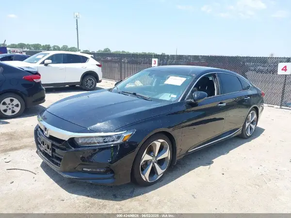 1HGCV2F90JA029544 2018 HONDA ACCORD - Image 2