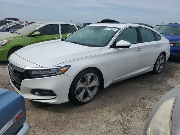 1HGCV2F90JA037322 2018 HONDA ACCORD - Image 1