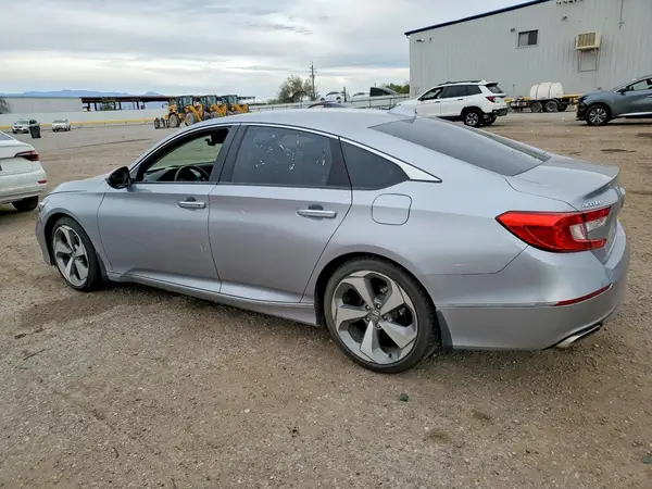 1HGCV2F90JA043623 2018 HONDA ACCORD - Image 2