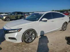 1HGCV2F90JA051852 2018 HONDA ACCORD