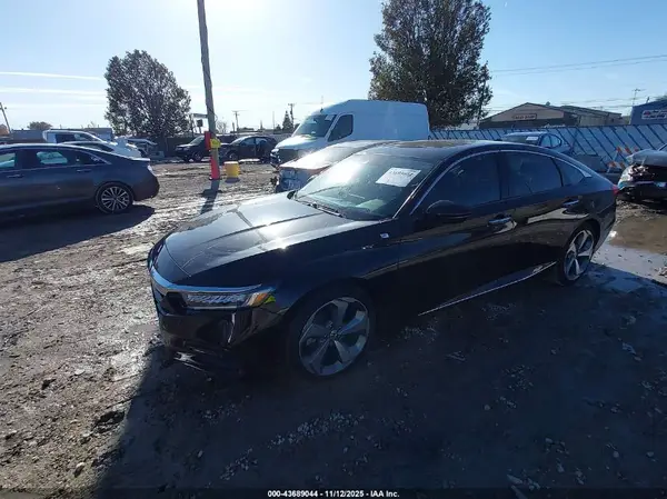 1HGCV2F91JA014325 2018 HONDA ACCORD - Image 2