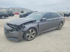 1HGCV2F91JA026085 2018 HONDA ACCORD