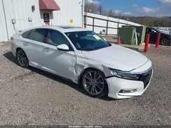 1HGCV2F91JA049995 2018 HONDA ACCORD