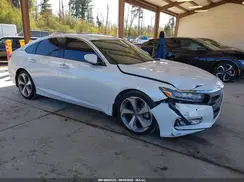 1HGCV2F92JA005827 2018 HONDA ACCORD