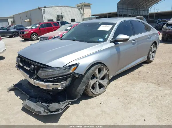 1HGCV2F92JA008629 2018 HONDA ACCORD - Image 2