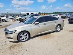 1HGCV2F92JA020022 2018 HONDA ACCORD