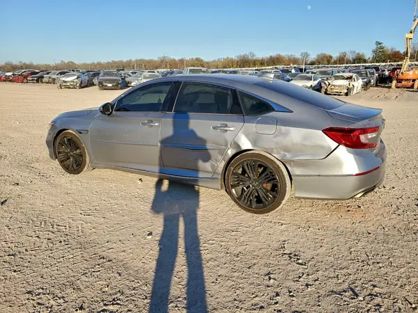 1HGCV2F92JA023907 2018 HONDA ACCORD - Image 2