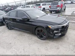 1HGCV2F92JA024569 2018 HONDA ACCORD